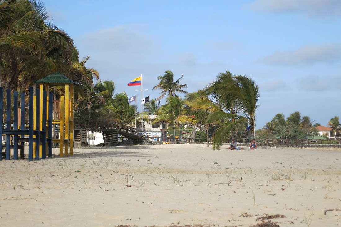 Puerto Villamil beach